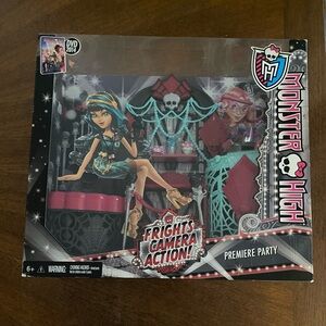 Monster High Premiere Party Set (New in the Box)